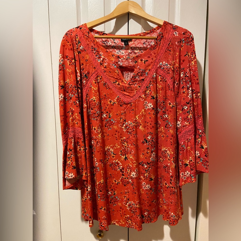 Beautiful Coral Floral A-Line Flowy Tunic Top by Torrid
